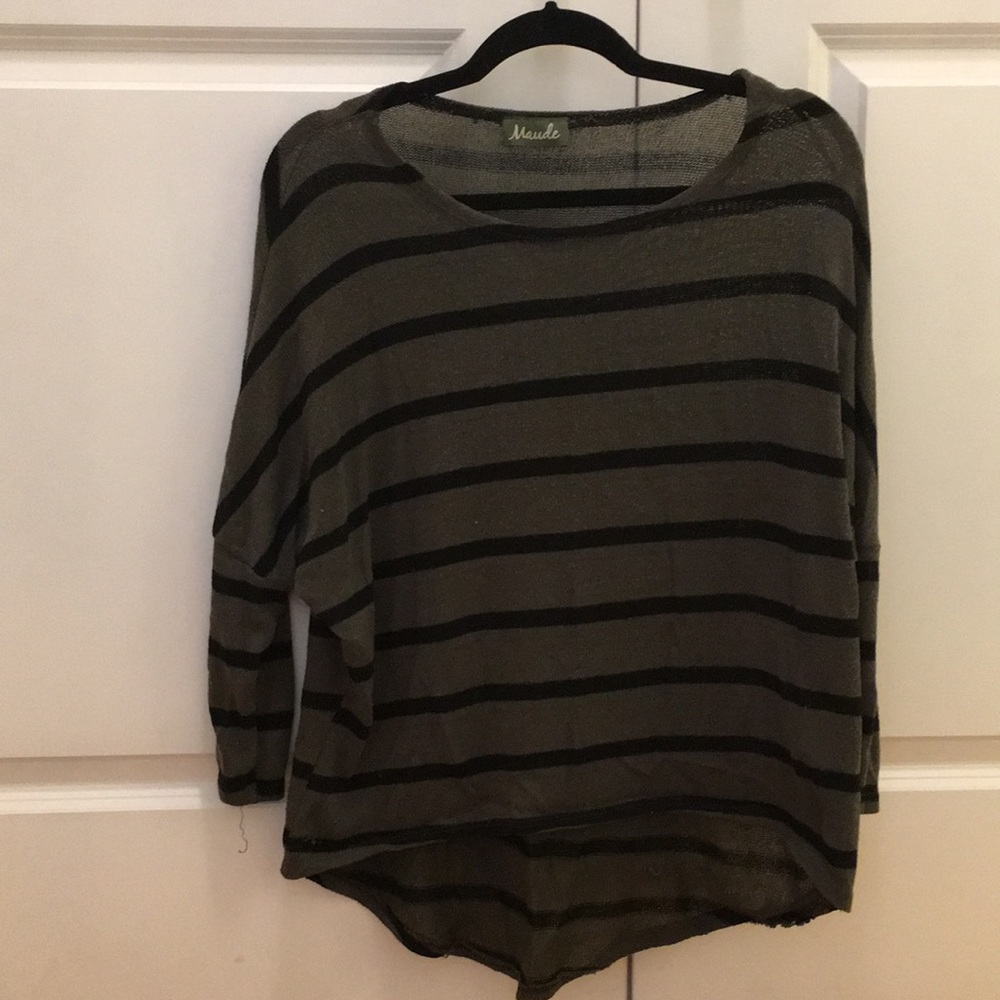 Green striped high low crop, knit quarter sleeve